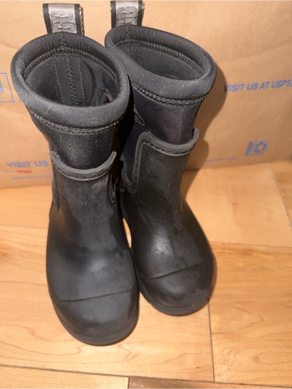 UGG Classic Short II Black unisex 9T Boots